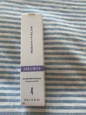 Rodan + Fields Unblemish Invisible Matte Defense SPF 30 - Shade 4